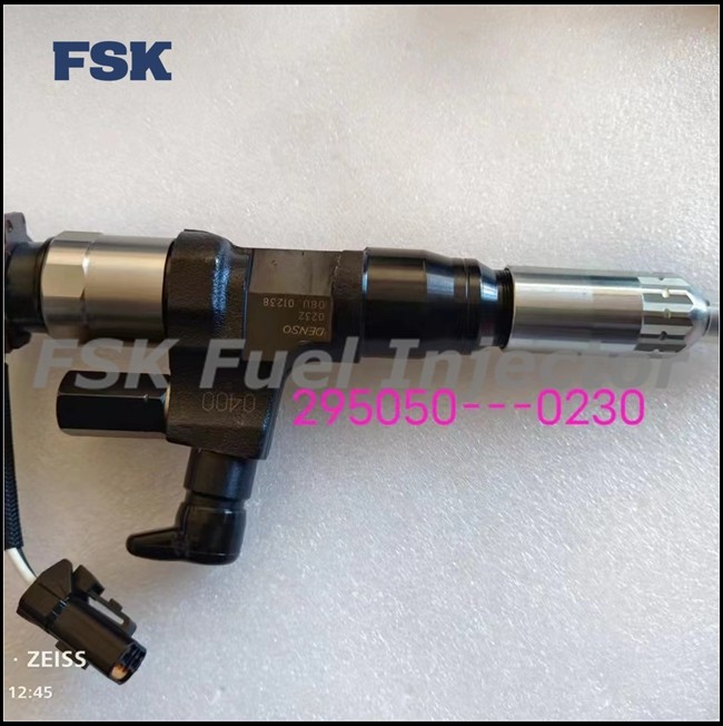 Injector 0445110527 Yunnei KM38CRYN38CR Engine Electronic Fuel Injector Common Rail Injector